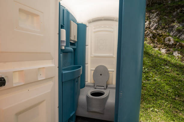 Types of Portable Toilets We Offer in Presidio, TX